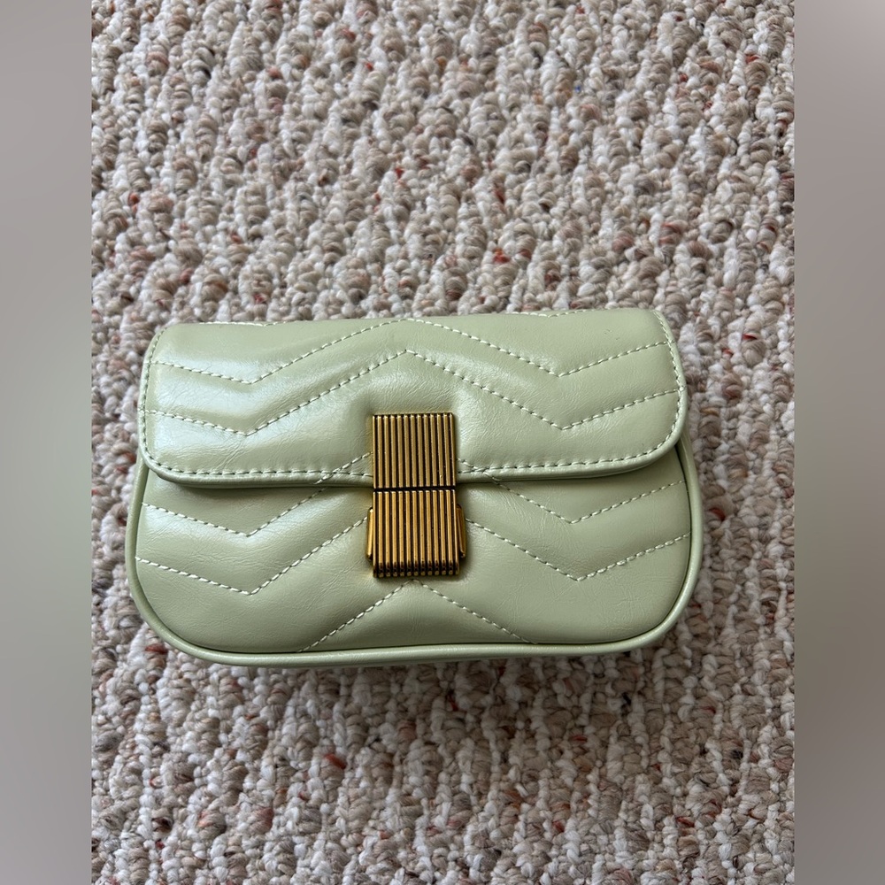 Elegant Green Crossbody Bag